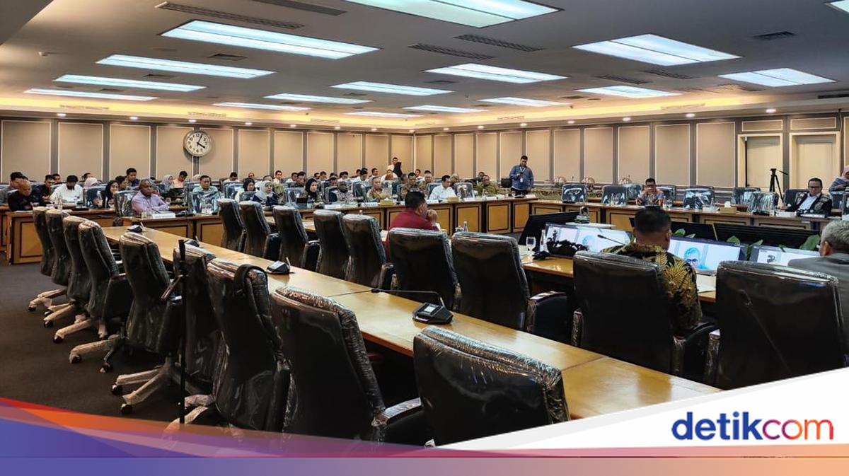 Menteri HAM Ngeluh di Rapat DPR: Kami Berprestasi tapi Tak Pernah Diapresiasi