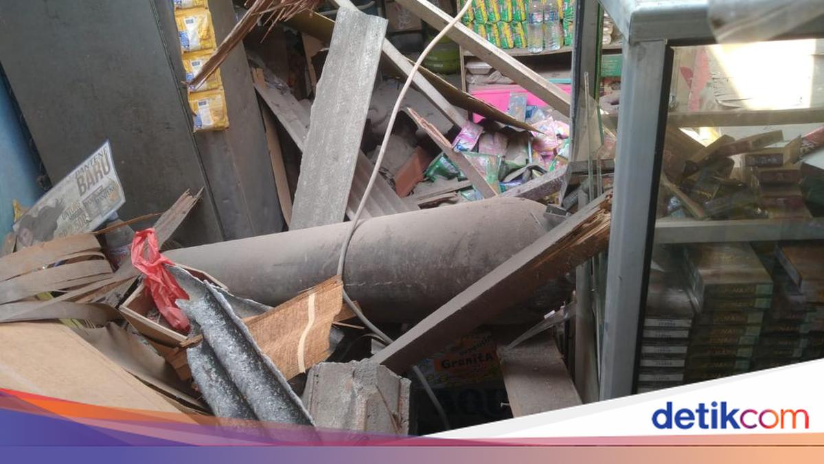 Ngeri! Tabung Oksigen Terpental 100 Meter lalu Timpa Rumah di Jakut