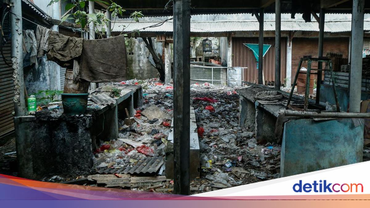 Pasar Pedurenan Baru Kian Sepi, Kios Kosong Berubah Jadi Tempat Sampah