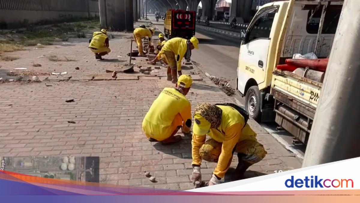 Trotoar di Koja yang Sempat Dibongkar Maling Kabel PJU Kini Diperbaiki