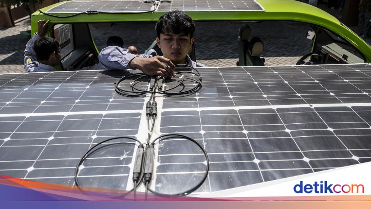 Tanpa BBM, Tanpa Emisi! Mahasiswa Semarang Ciptakan Mobil Listrik Bertenaga Matahari