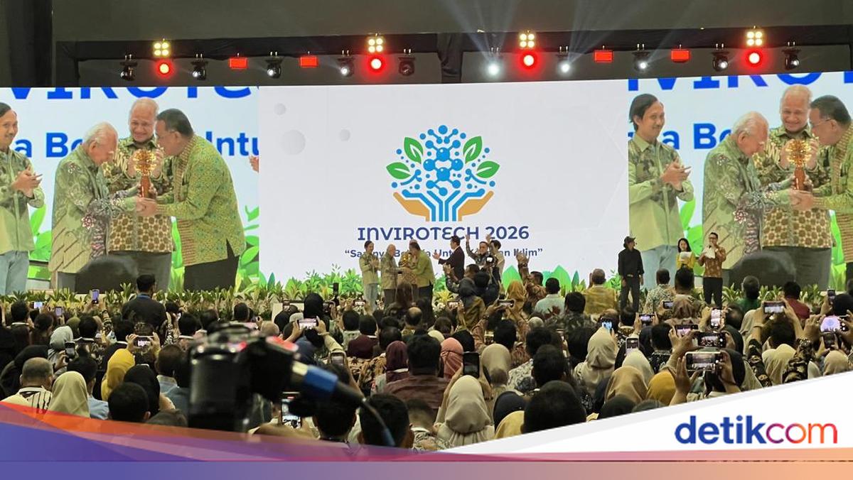Emil Salim Terima Lifetime Achievement Kalpataru, Pesan Agar Laut Dijaga