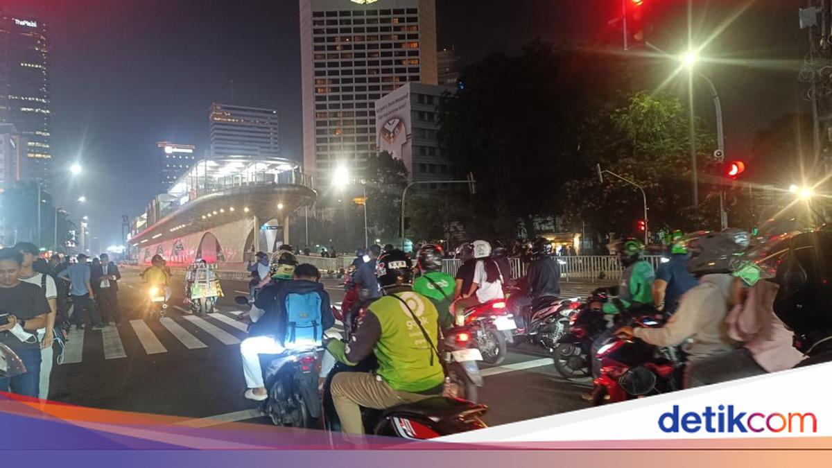 Massa di Tosari Jakpus Bubarkan Diri, Jalan Arah Bundaran HI Dibuka