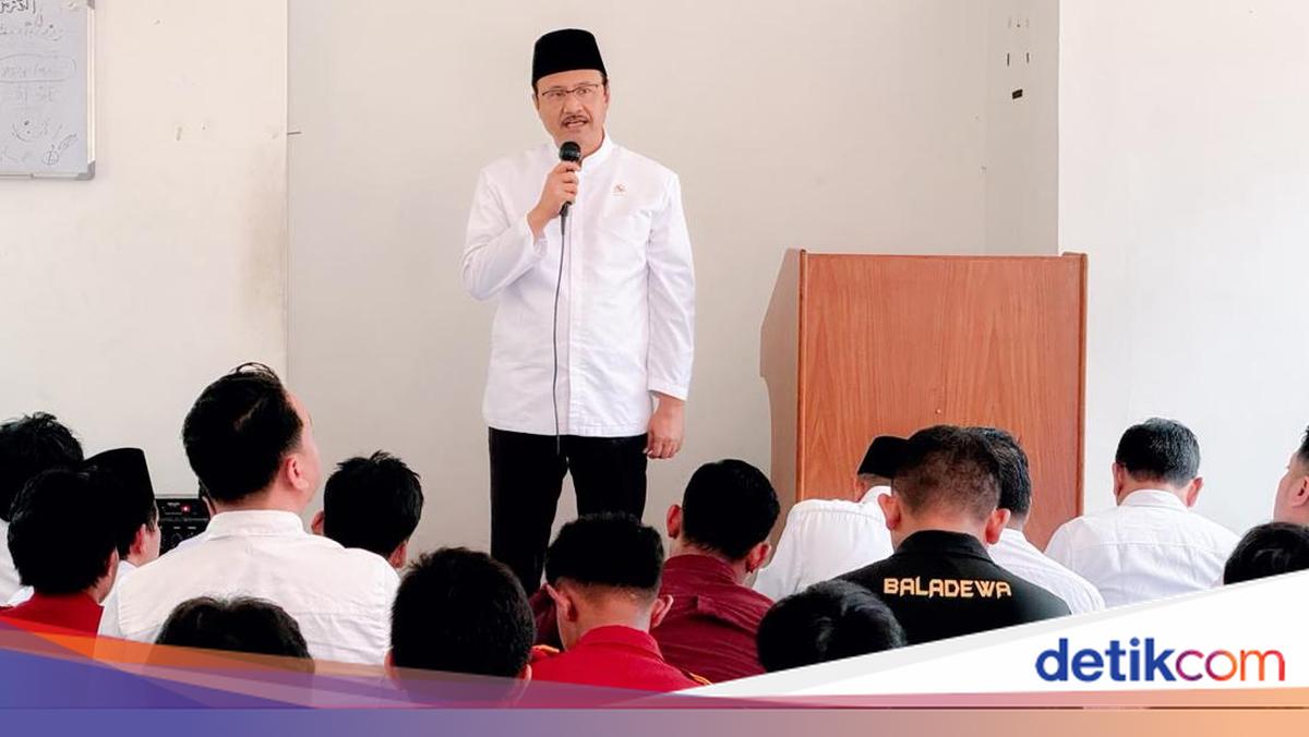 Salat Jumat Bersama Siswa Sekolah Rakyat, Mensos Beri Pesan Ini