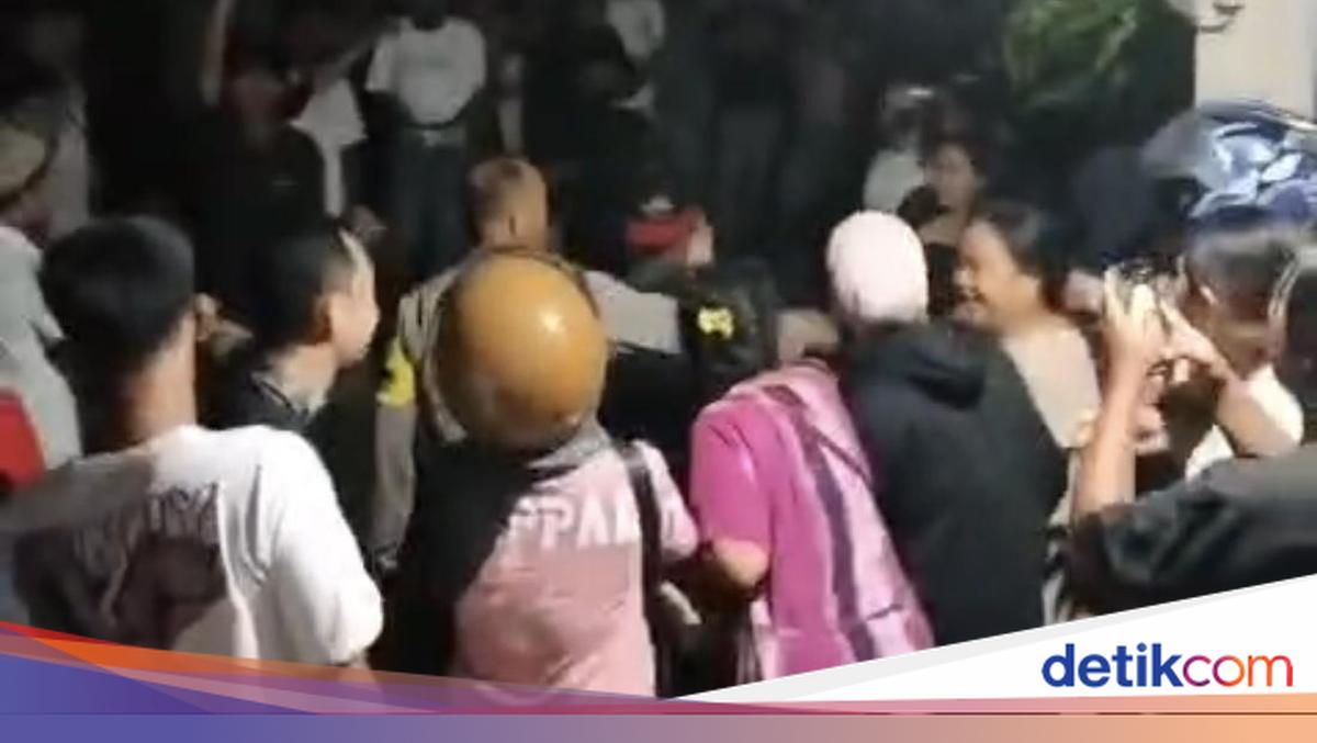 2 Lurah di Kendari Keciduk Pesta Miras Bareng Wanita di Kantor Kelurahan