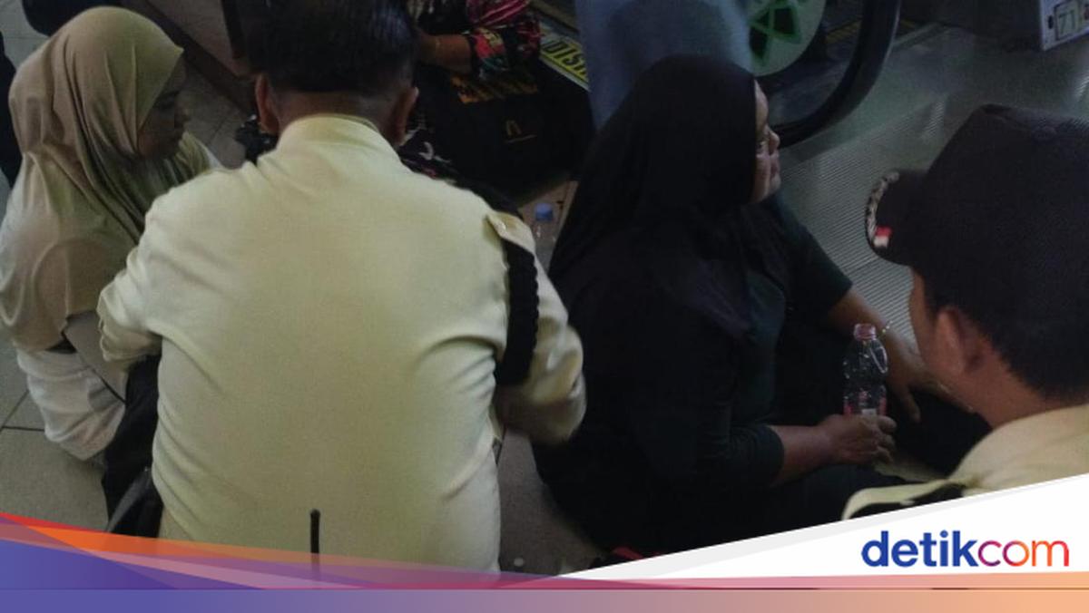 Eskalator Pasar Tanah Abang Eror Bikin 3 Ibu-ibu Jatuh hingga Luka