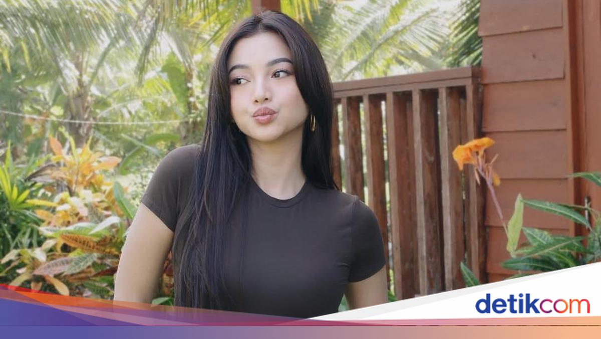 Cantik Alami Glenca Chysara Saat Tampil Kasual