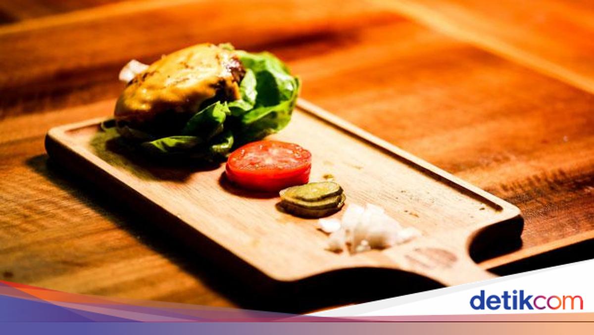 10 Istilah 'Fancy' di Restoran Ini Nggak Sesuai Ekspektasi, Jangan Kegocek!