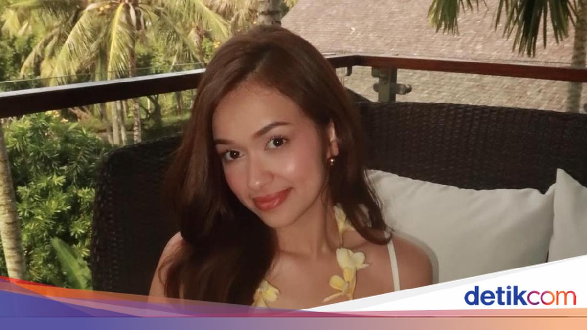 Cantiknya Rebeca Klopper, Bestie Jennifer Coppen saat Kulineran