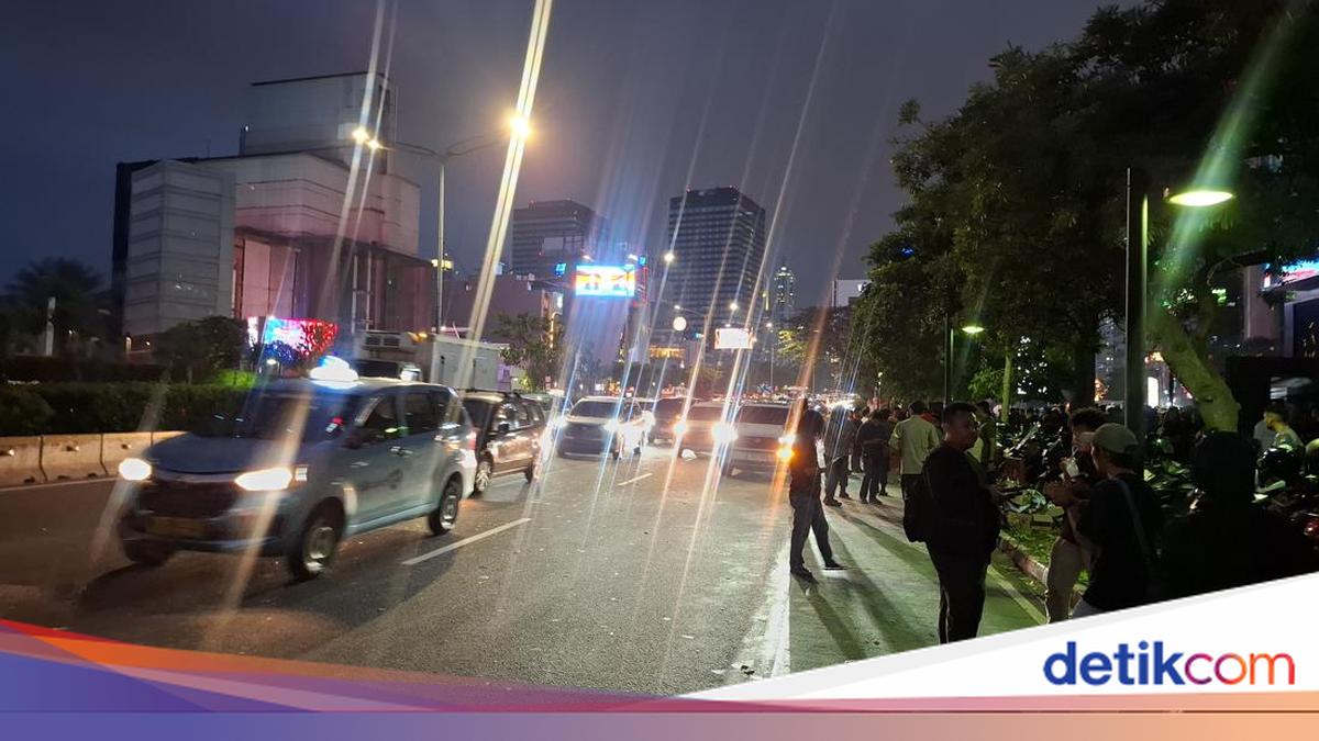 Massa Mahasiswa di Dukuh Atas Jakpus Bubarkan Diri