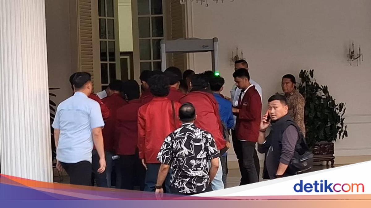 Perwakilan Mahasiswa yang Demo di Patung Kuda Masuk ke Kantor Wapres