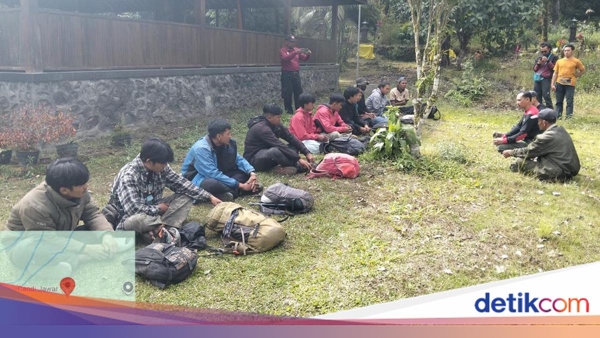13 Pendaki Gunung Semeru Lewat Jalur Ilegal Diamankan