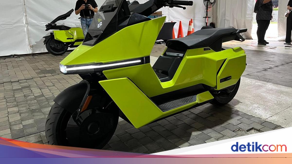 Indonesia Jadi Negara Pertama di Dunia yang Luncurkan Skuter Listrik Self-Balancing