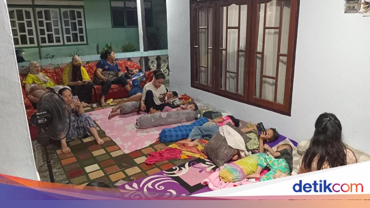 Khawatir Gempa Susulan, Warga Palu Terpaksa Tidur di Luar Rumah