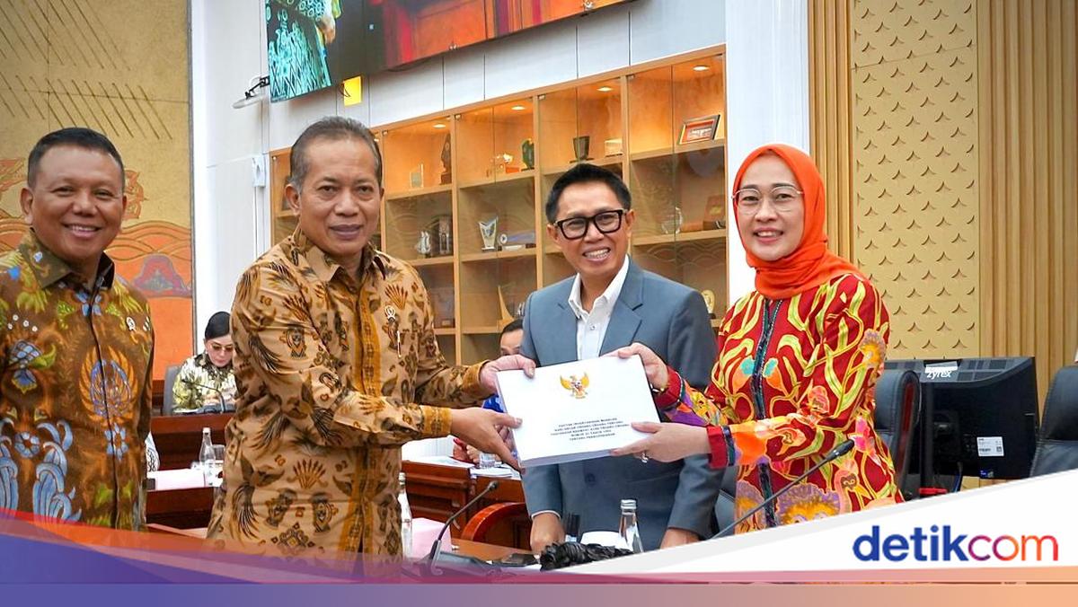Rapat Dengan DPR, Menkop Tekankan Poin Penting RUU Perkoperasian