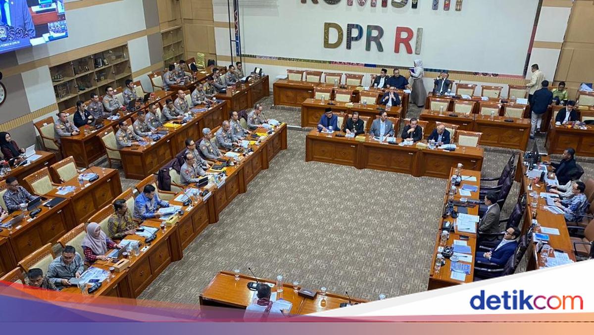 Komisi III DPR Rapat dengan Wakapolri dan Kepala PPATK Bahas Anggaran 2027