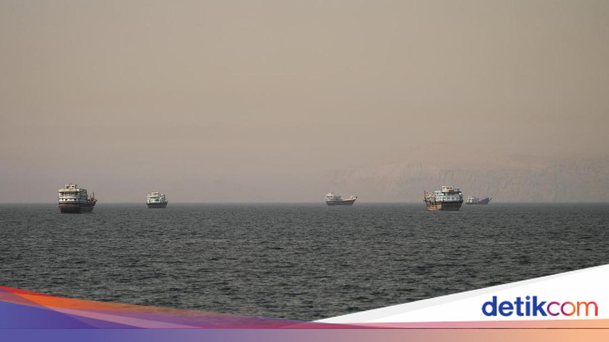 Makin Banyak Kapal Ogah Melintas, Selat Hormuz Mulai Sepi