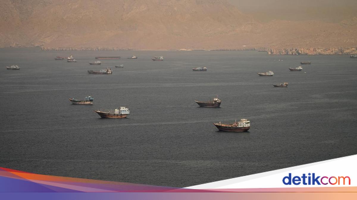 AS &amp; Iran Sepakat Damai, Kapal Tanker Mulai Lewat Selat Hormuz