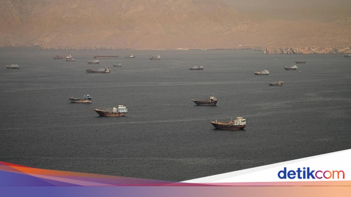 Iran Akui Kesalahan Tembaki Kapal di Selat Hormuz, AS Minta Pengakuan Resmi