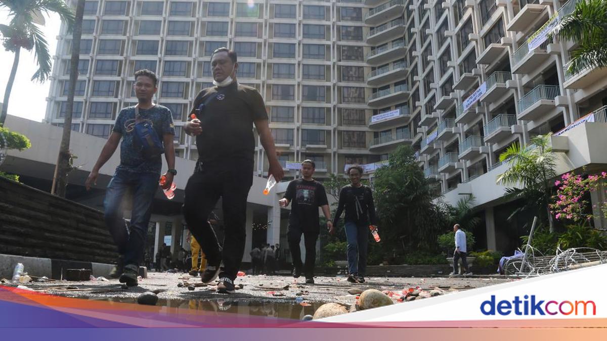 Eksekusi Hotel Sultan Dimulai, Bagaimana Nasib Ribuan Pekerjanya?