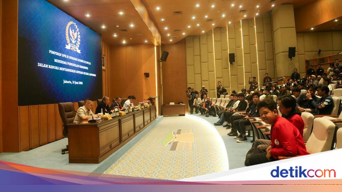 Dasco Telepon Nanik saat Mahasiswa Sampaikan Aspirasi soal MBG di DPR