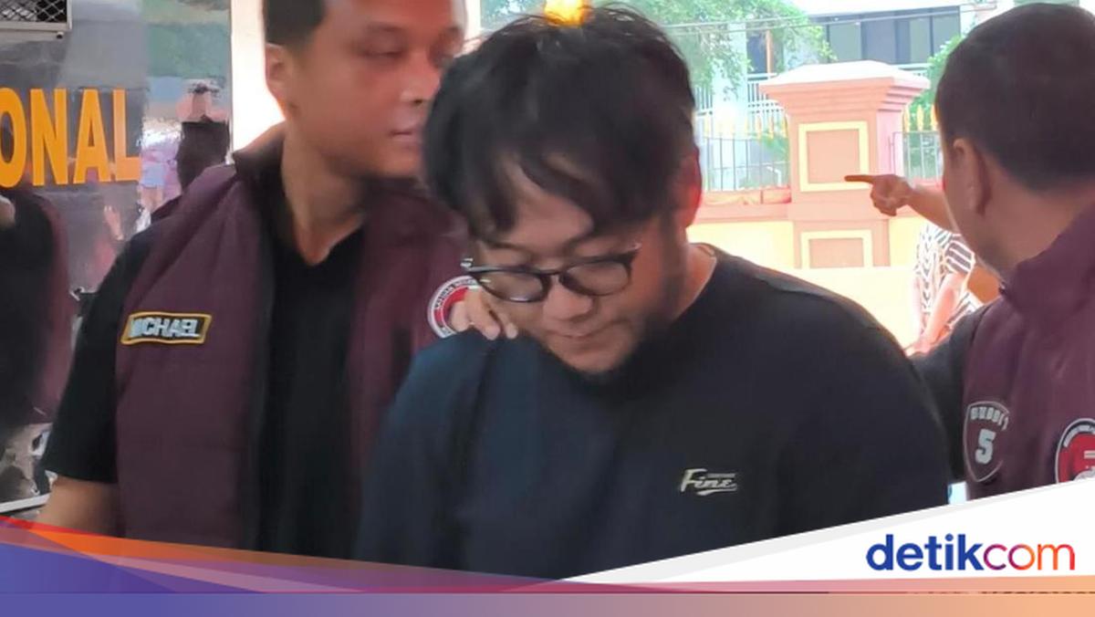Tampang Frans Anak Buah Gembong Narkoba Fredy Pratama Usai Ditangkap Bareskrim