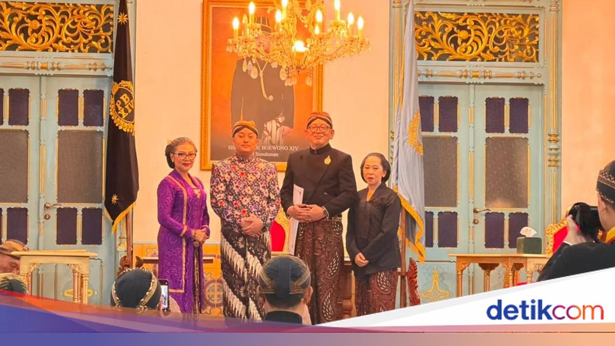 Ketua KY Terima Gelar Kanjeng Pangeran Adipati dari Karaton Surakarta