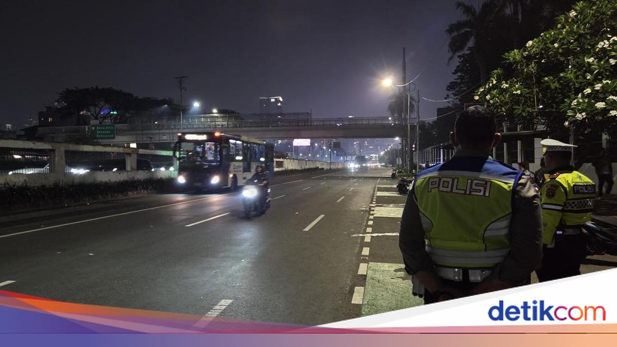 Demo Mahasiswa Bubar, Lalu Lintas di Sekitar Gedung DPR Kembali Normal