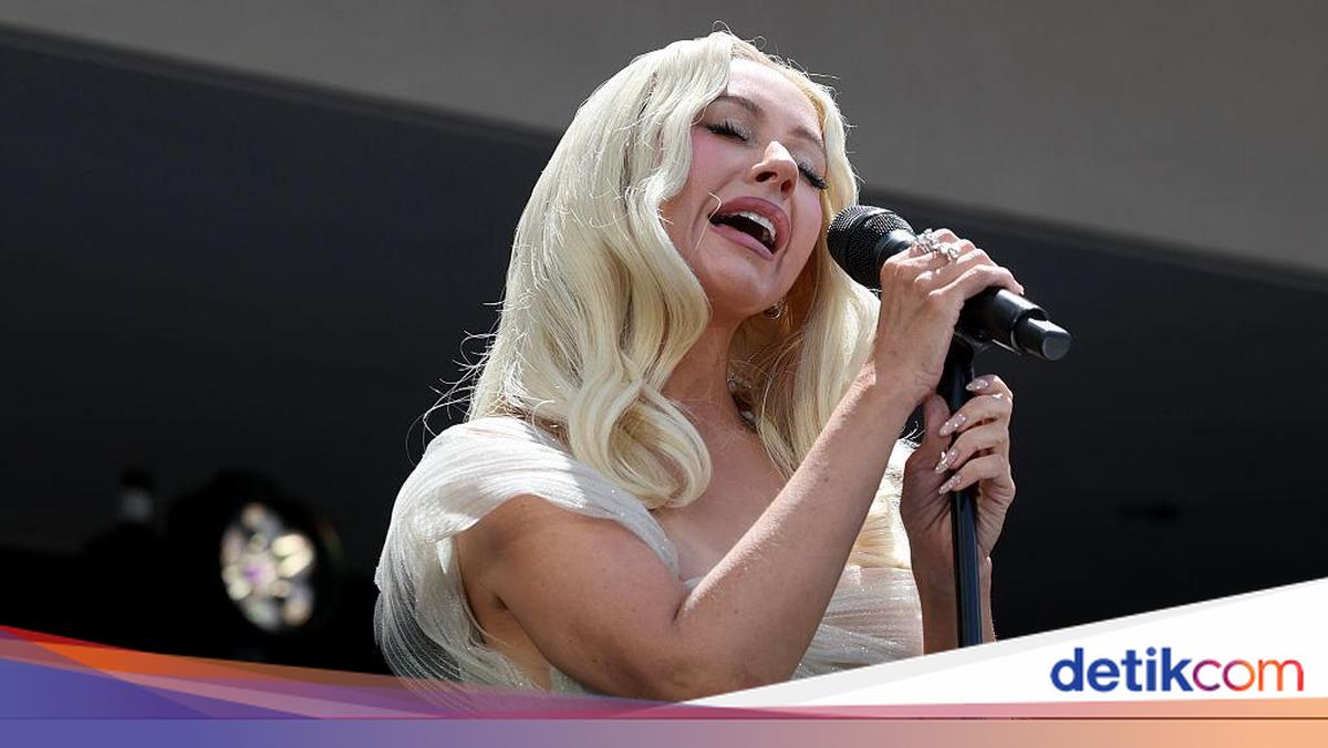 Christina Aguilera’s Shocking Transformation: What Happened to Her Face?