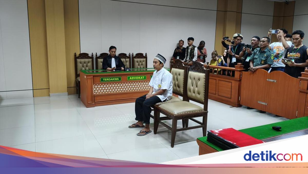 Tuntutan 20 Tahun Bui untuk Priyo Pembunuh Sekeluarga di Indramayu