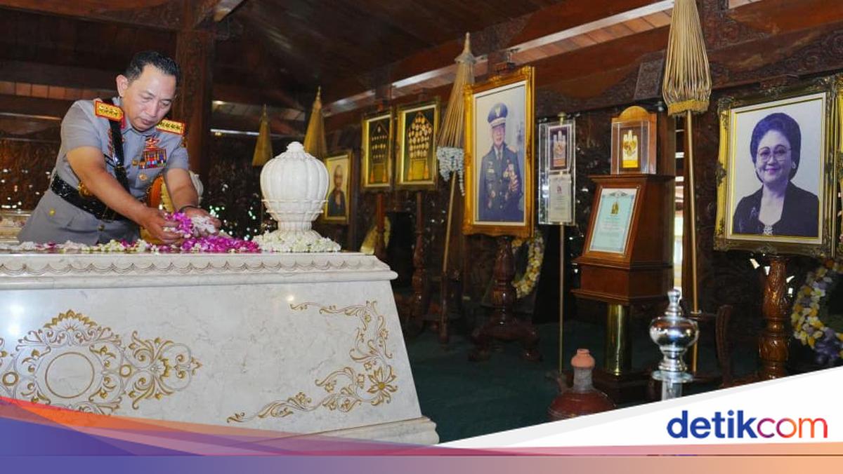 Kapolri Juga Ziarah ke Makam Soeharto di Astana Giribangun