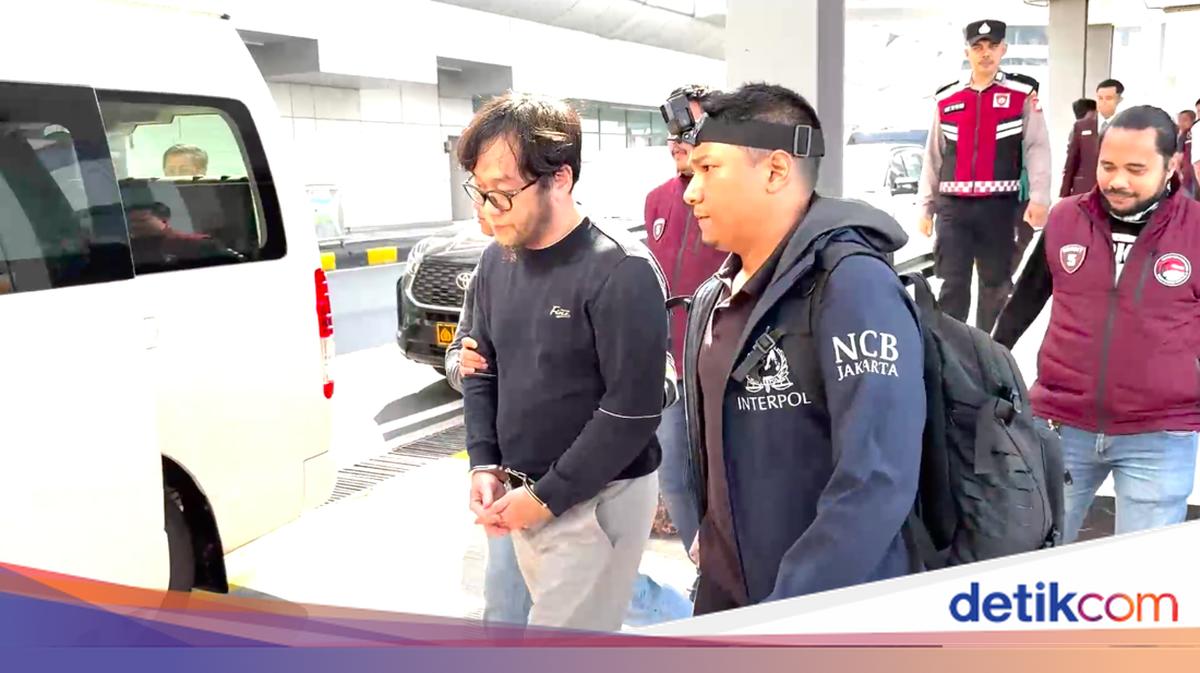 Frans Tukar Rupiah ke SGD Sebelum Kirim ke Gembong Narkoba Fredy di Thailand
