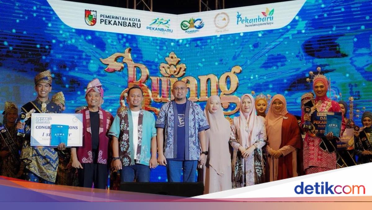 Andre Rosiade Beri Uang Pembinaan untuk Finalis Bujang Dara Pekanbaru 2026