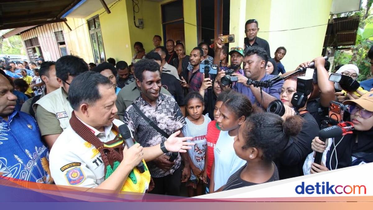 Mendagri Cek Bantuan Stimultan Perumahan Swadaya di Papua