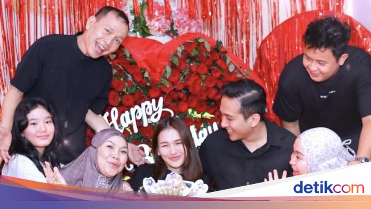 Ada Campur Tangan Syifa di Kejutan Ultah Ayu Ting Ting dari Kevin