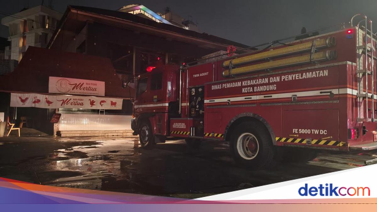 Area VIP Restoran di Jalan Lombok Bandung Hangus Terbakar
