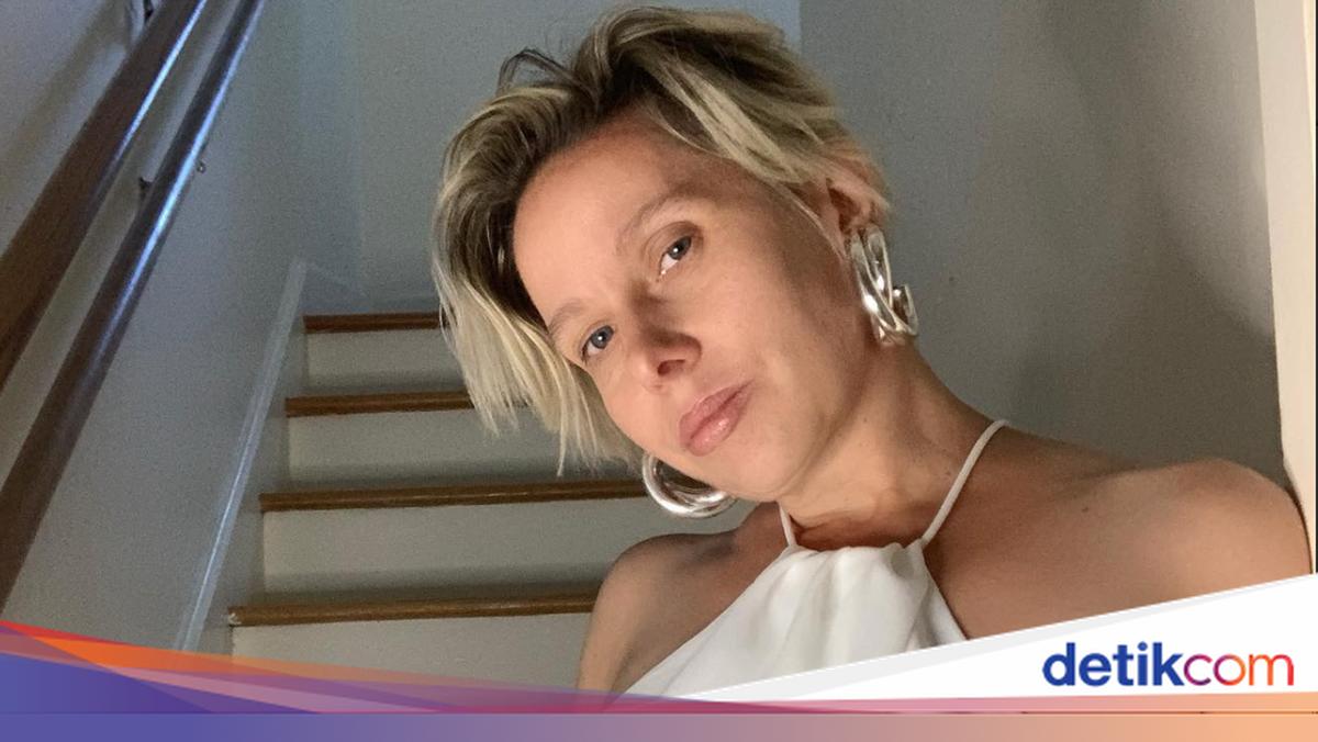 Demi Pinggang Super Kecil, Wanita 50 Tahun Ini Pakai Korset 24 Jam Nonstop