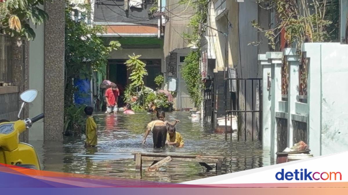 Sejumlah Titik di Surabaya Banjir, Ketinggian Air Capai 50 Cm