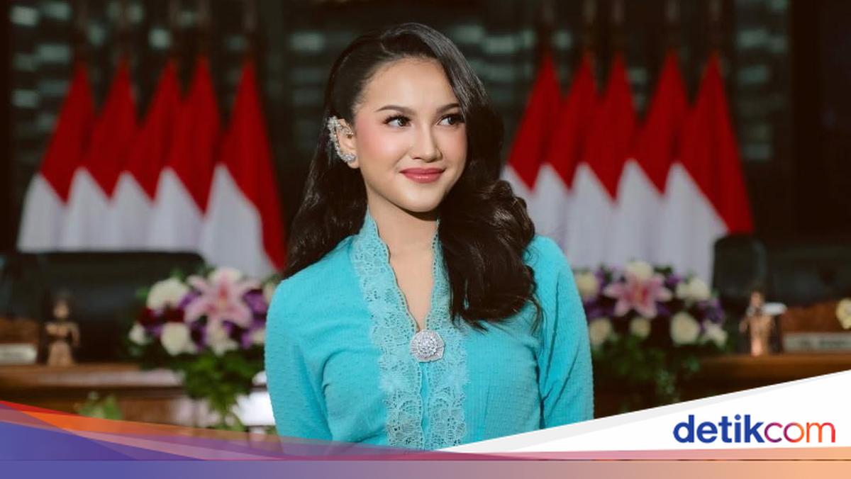 Penampilan Rara Sudirman Meriahkan Rapat Paripurna DPRD