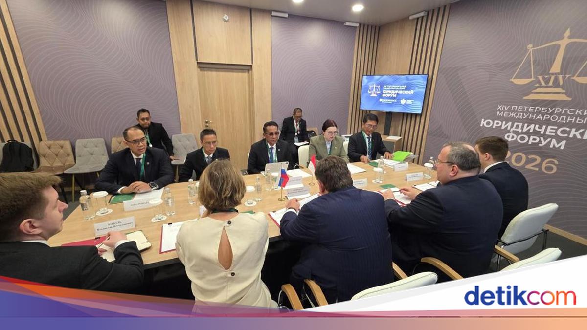 Menkum Paparkan Hasil Posbankum di Legal Forum Rusia, Perkuat Ekstradisi