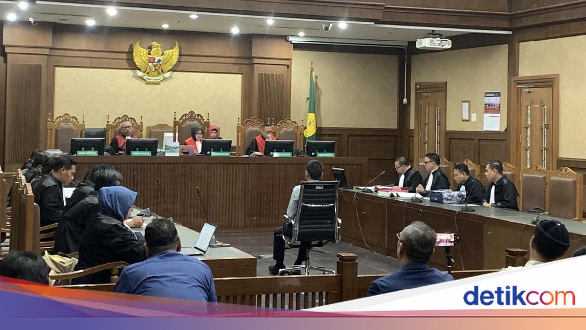 Eks Ketua Ombudsman Hery Susanto Didakwa Terima Suap Duit dan Rumah Rp 4,8 M