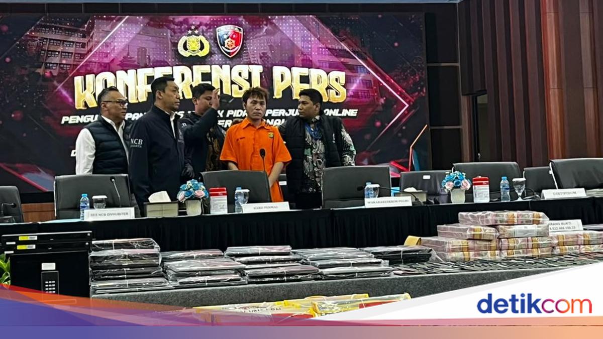Polri Tangkap Buron Most Wanted Asal China di Bandara Soetta
