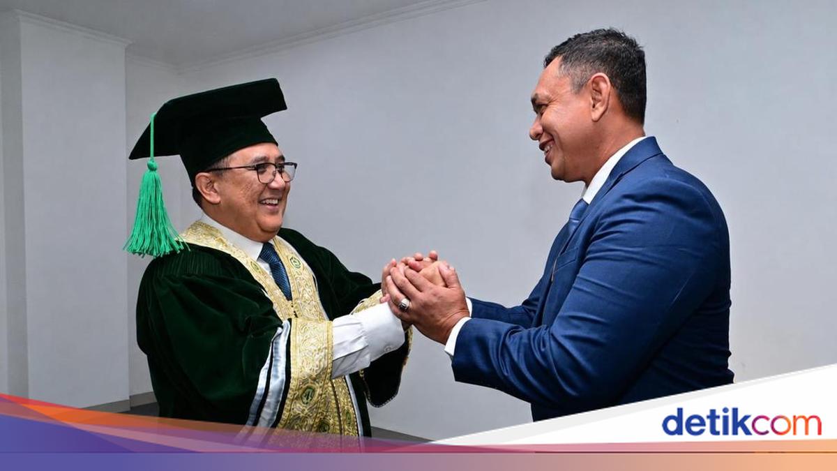Momen Dirut BULOG Hadiri Pengukuhan Profesor Kehormatan Anggota BPK RI