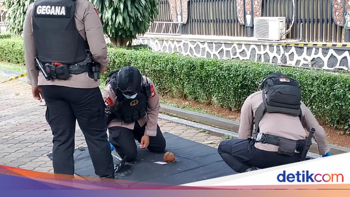 Benda Diduga Mortir Ditemukan di Anjungan TMII, Gegana Evakuasi
