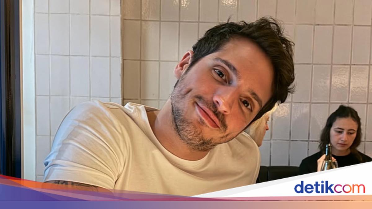 8 Foto Mathis Molinie, Chef Prancis Ganteng Digosipkan Jadi Pacar Baru ...