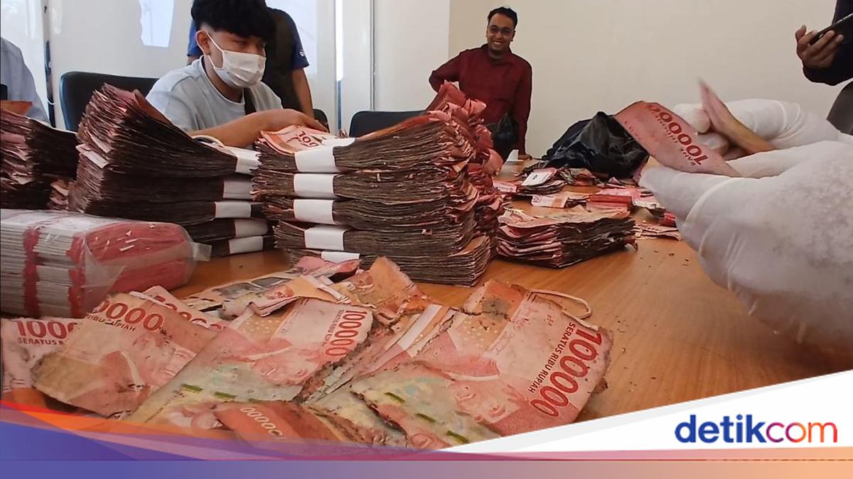 Uang Rp 1,54 M untuk Kuliah Anak Rusak Kena Banjir Rob, Ida Datangi BI Tegal