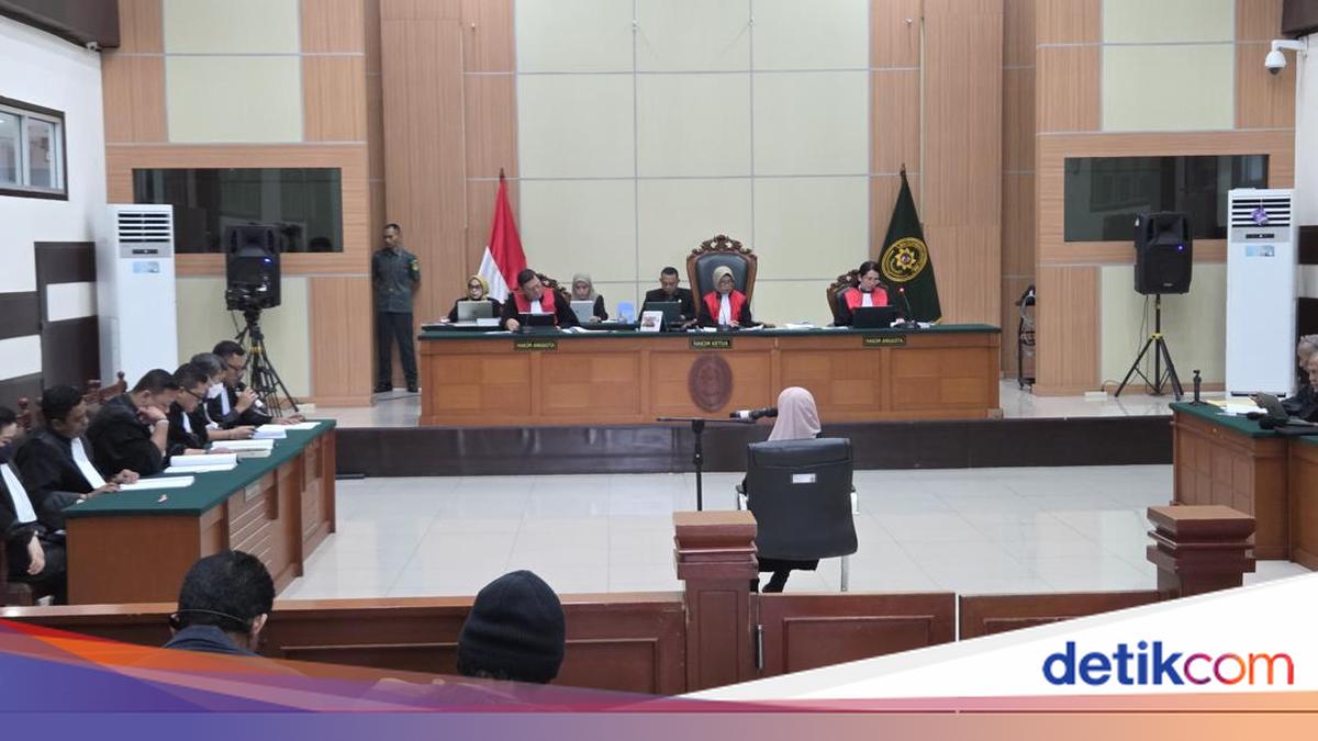 dr Tifa Didakwa Fitnah dan Pencemaran Nama Baik Jokowi