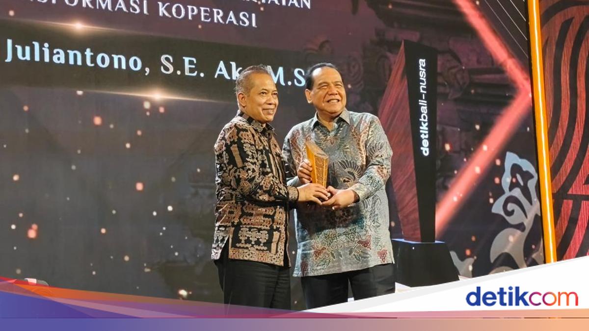 Menkop Raih 'Tokoh Penggerak Ekonomi Kerakyatan' detikBali-Nusra Awards 2026