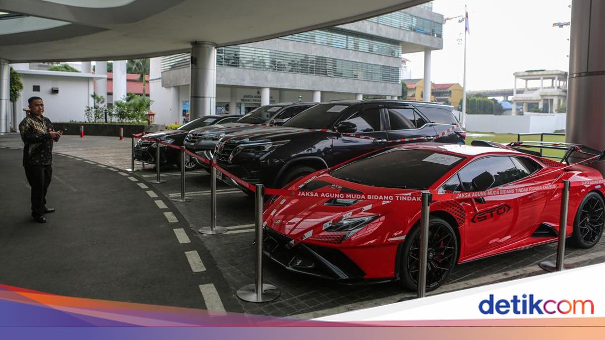 Lamborghini Bos Tambang Ketahuan Jaksa Diumpetin di Gang