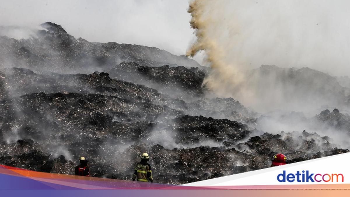 KLH Pasang Pemantau Kualitas Udara di TPA Jatiwaringin, Minta Warga Jaga Jarak